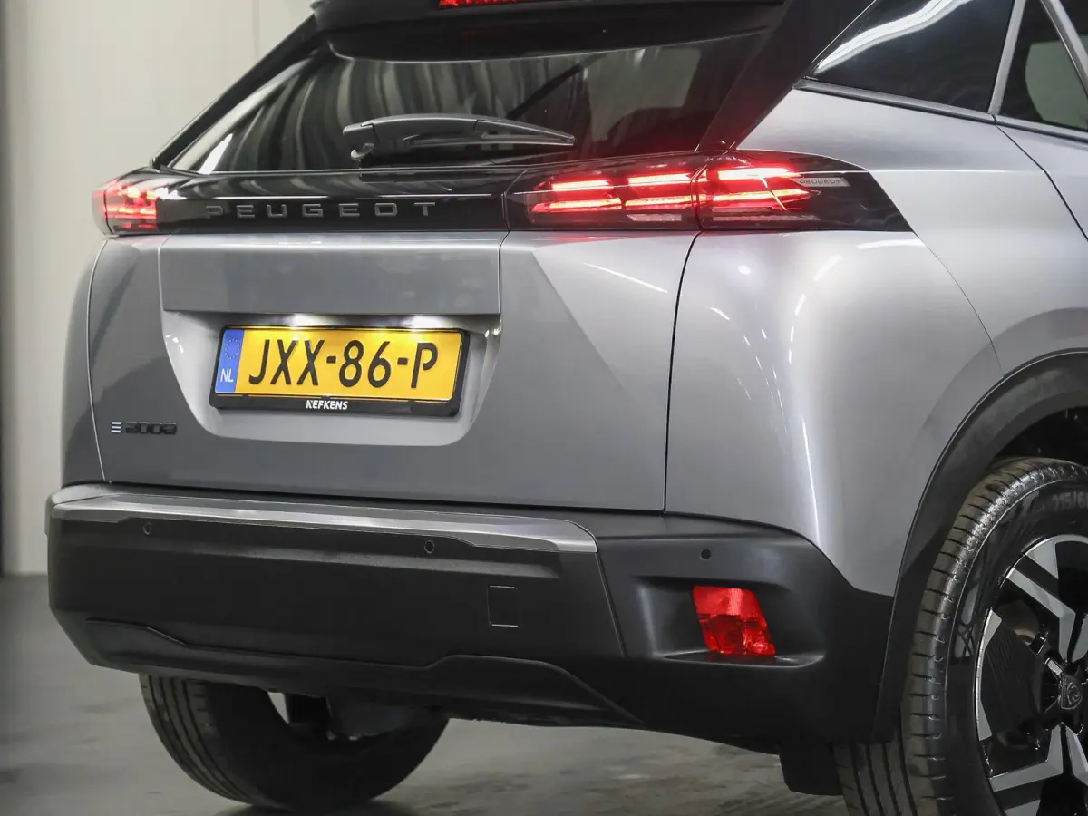 Allure 50kWh | Accu 100%| Navigatie | 1ste eigenaar | AppleCarplay/Android Auto | Armsteun | 17"LMV | AUTOMAAT | Keyless | Cruise Control | Climate Control | FULL LED | Isofix | Parkeersenso