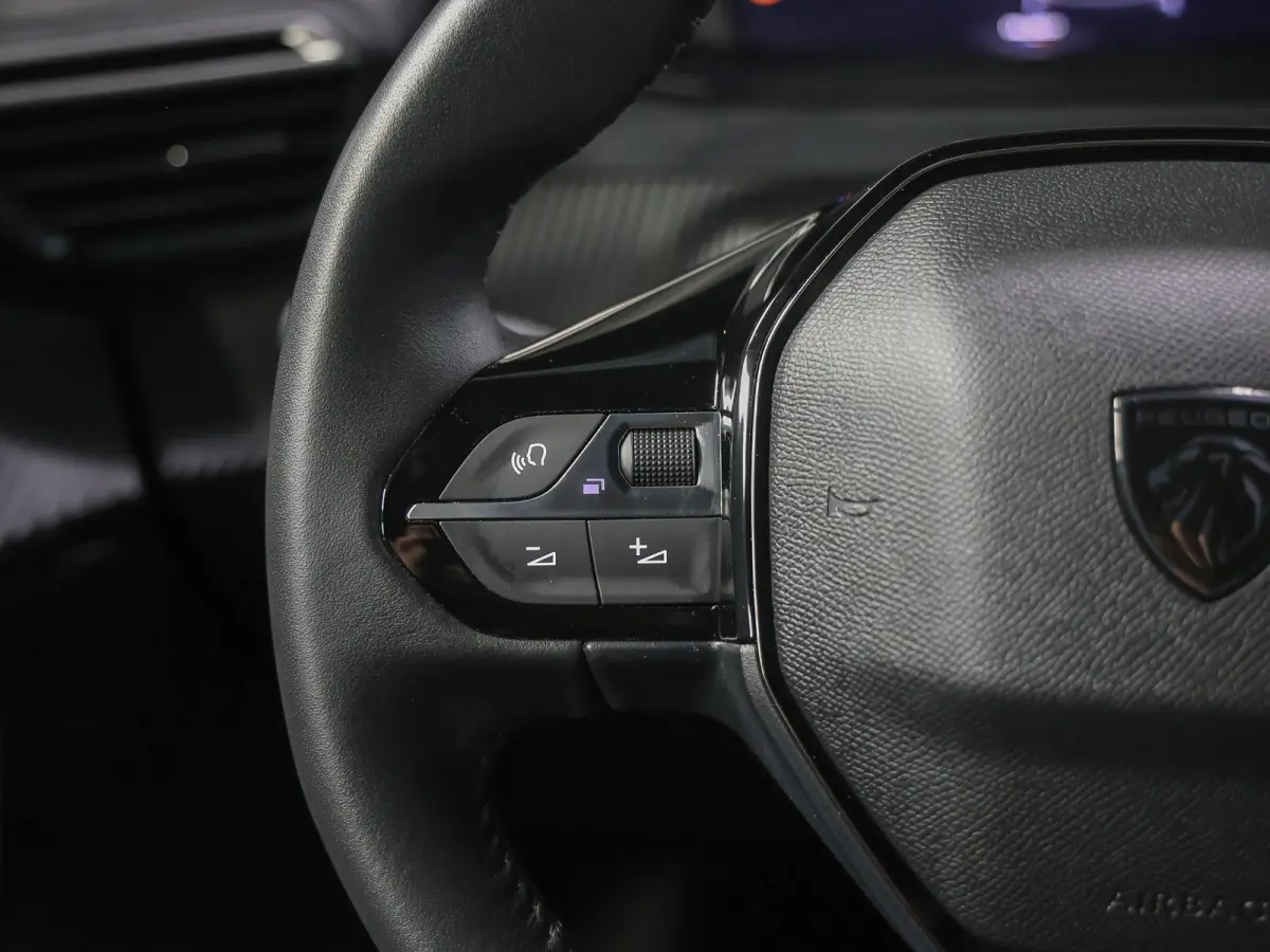 Allure 50kWh | Accu 100%| Navigatie | 1ste eigenaar | AppleCarplay/Android Auto | Armsteun | 17"LMV | AUTOMAAT | Keyless | Cruise Control | Climate Control | FULL LED | Isofix | Parkeersenso