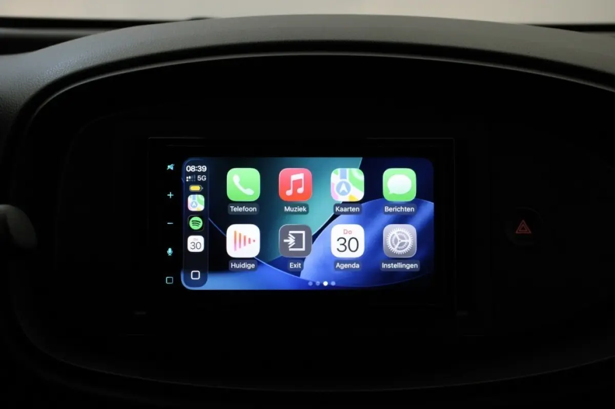 1.0 VVT-i MT - Carplay, adaptive Cruise, Airco