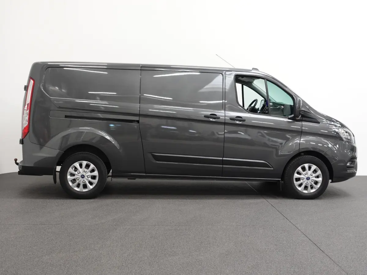300 2.0 TDCI L2H1 Dubbele Cabine Trend Automaat Airco Navi Cruise Parkeersensoren Camera Trekhaak Carplay