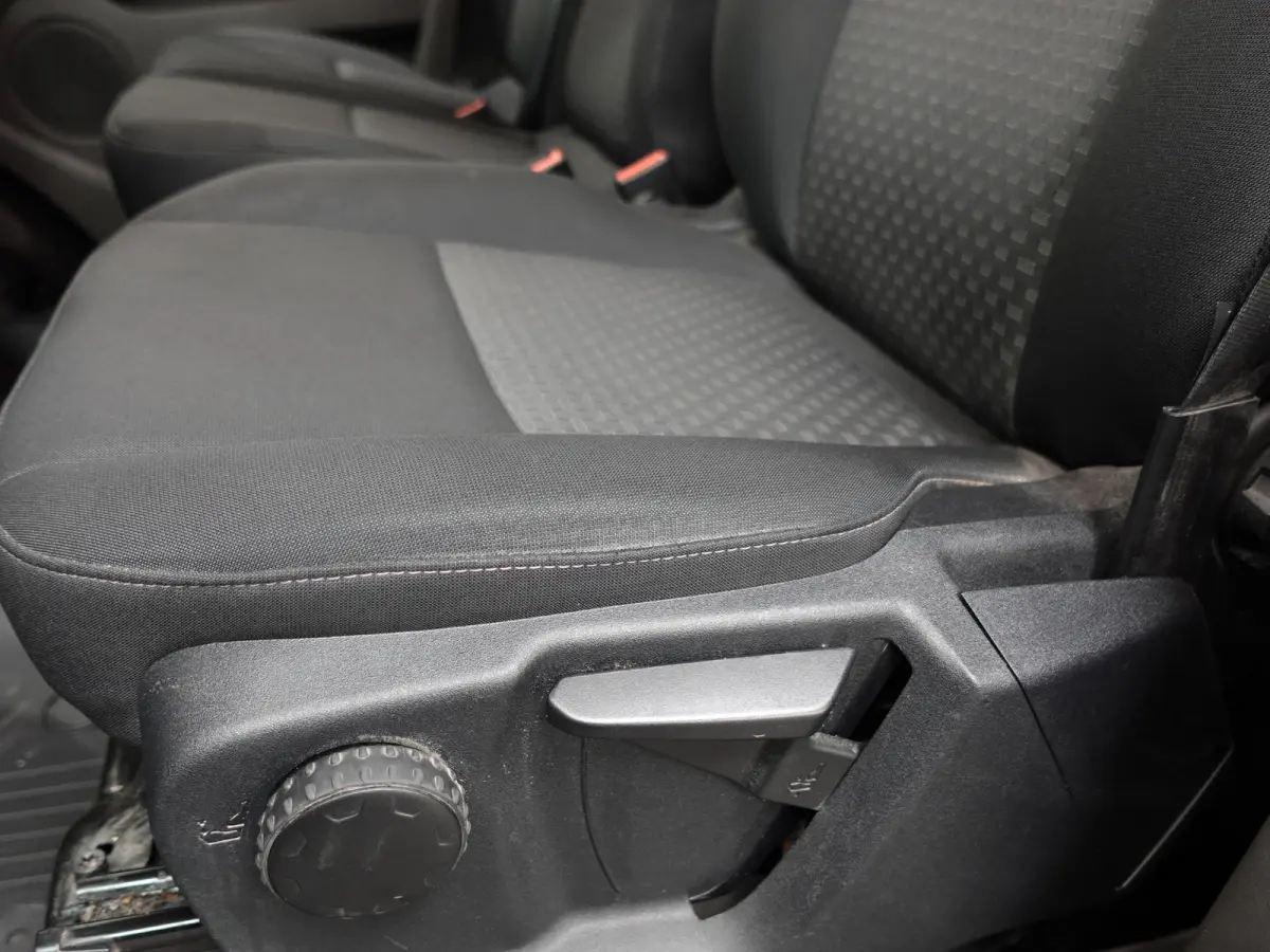 300 2.0 TDCI L2H1 Dubbele Cabine Trend Automaat Airco Navi Cruise Parkeersensoren Camera Trekhaak Carplay
