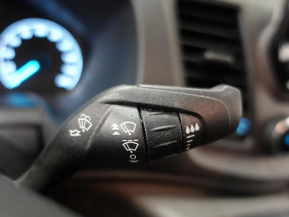 300 2.0 TDCI L2H1 Dubbele Cabine Trend Automaat Airco Navi Cruise Parkeersensoren Camera Trekhaak Carplay