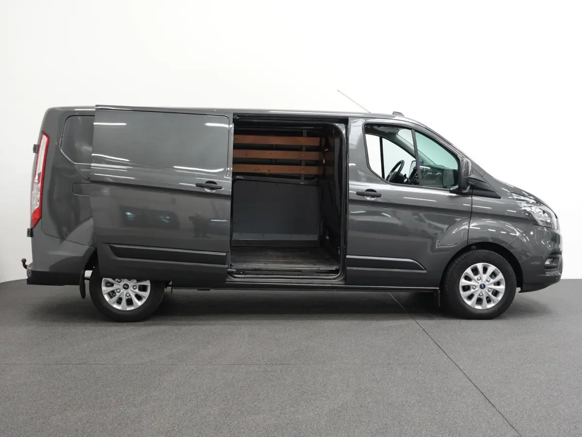300 2.0 TDCI L2H1 Dubbele Cabine Trend Automaat Airco Navi Cruise Parkeersensoren Camera Trekhaak Carplay