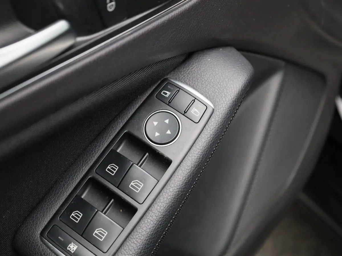 160 Sport Edition | Cruise Control | Navigatie | Bluetooth |