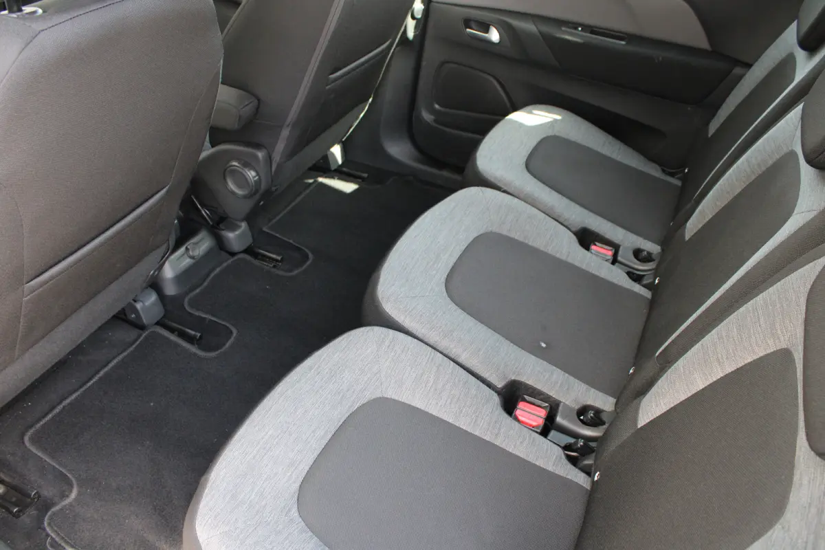 1.2 PureTech 130pk EAT8 Business | Automaat | Navigatie | Camera | Apple carplay | NL auto | 7 persoons | Bluetooth |