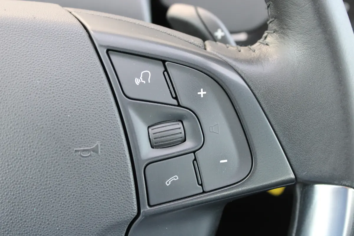 1.2 PureTech 130pk EAT8 Business | Automaat | Navigatie | Camera | Apple carplay | NL auto | 7 persoons | Bluetooth |