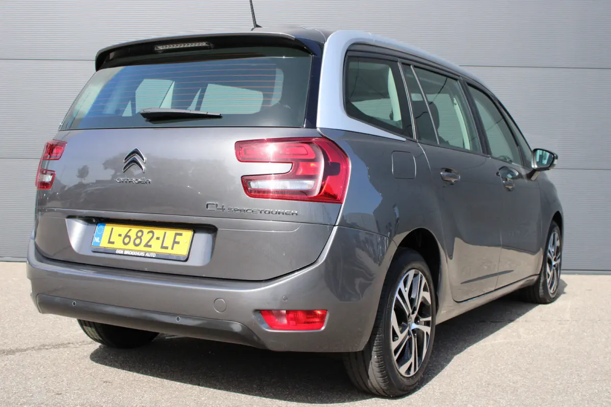 1.2 PureTech 130pk EAT8 Business | Automaat | Navigatie | Camera | Apple carplay | NL auto | 7 persoons | Bluetooth |