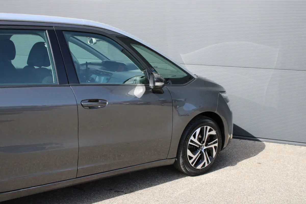 1.2 PureTech 130pk EAT8 Business | Automaat | Navigatie | Camera | Apple carplay | NL auto | 7 persoons | Bluetooth |