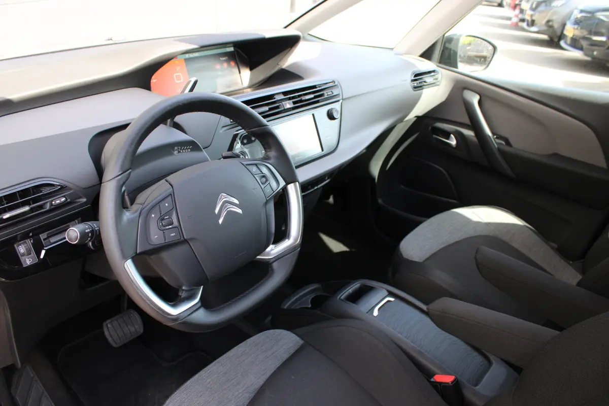 1.2 PureTech 130pk EAT8 Business | Automaat | Navigatie | Camera | Apple carplay | NL auto | 7 persoons | Bluetooth |