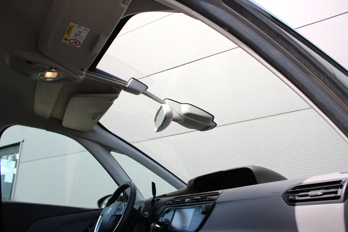 1.2 PureTech 130pk EAT8 Business | Automaat | Navigatie | Camera | Apple carplay | NL auto | 7 persoons | Bluetooth |