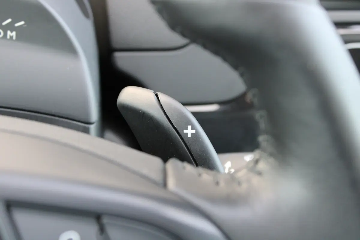 1.2 PureTech 130pk EAT8 Business | Automaat | Navigatie | Camera | Apple carplay | NL auto | 7 persoons | Bluetooth |