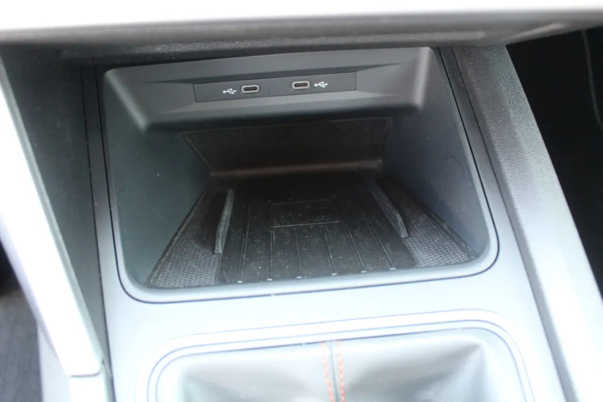 1.5 TSI FR Apple Carplay/Android Auto l Cruise control l Keyless start l hemelbekleding donker