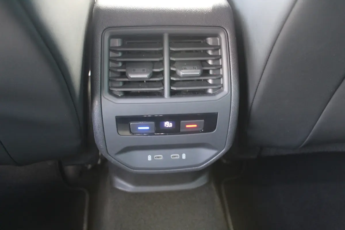 1.5 TSI FR Apple Carplay/Android Auto l Cruise control l Keyless start l hemelbekleding donker