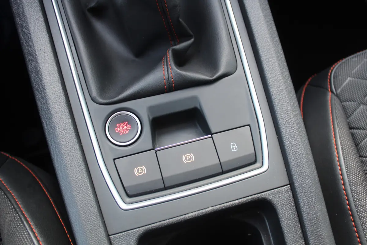 1.5 TSI FR Apple Carplay/Android Auto l Cruise control l Keyless start l hemelbekleding donker