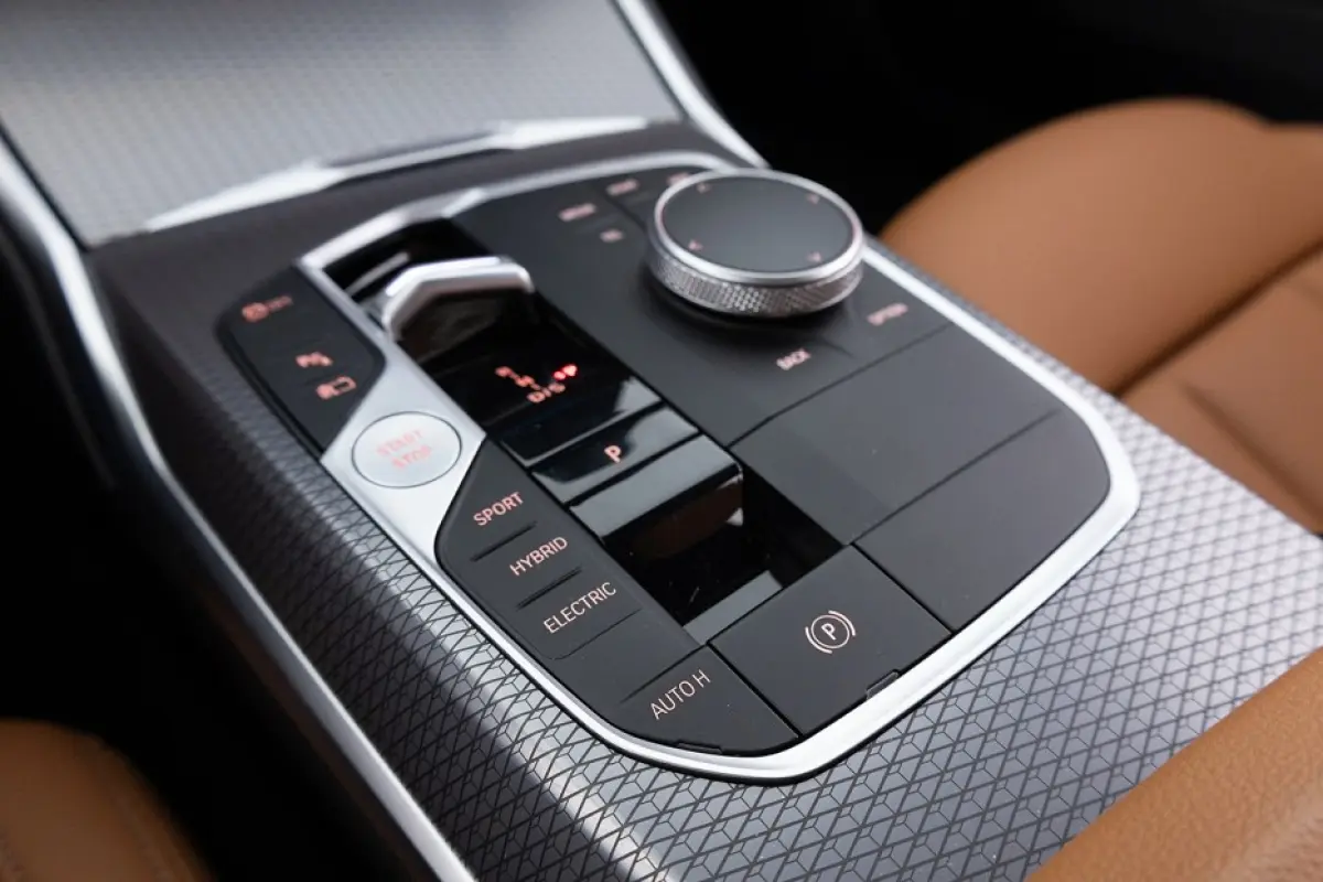 330e M Sport | LEDER | LED | CAMERA | PHEV
