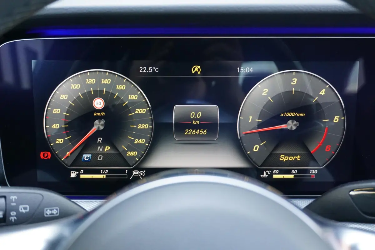 400 d 4Matic Premium Plus AMG + PANO / MEMORY / BURMESTER / 360° / TREKHAAK
