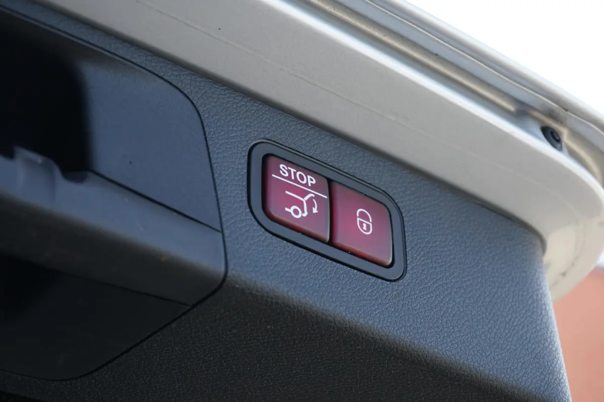 400 d 4Matic Premium Plus AMG + PANO / MEMORY / BURMESTER / 360° / TREKHAAK