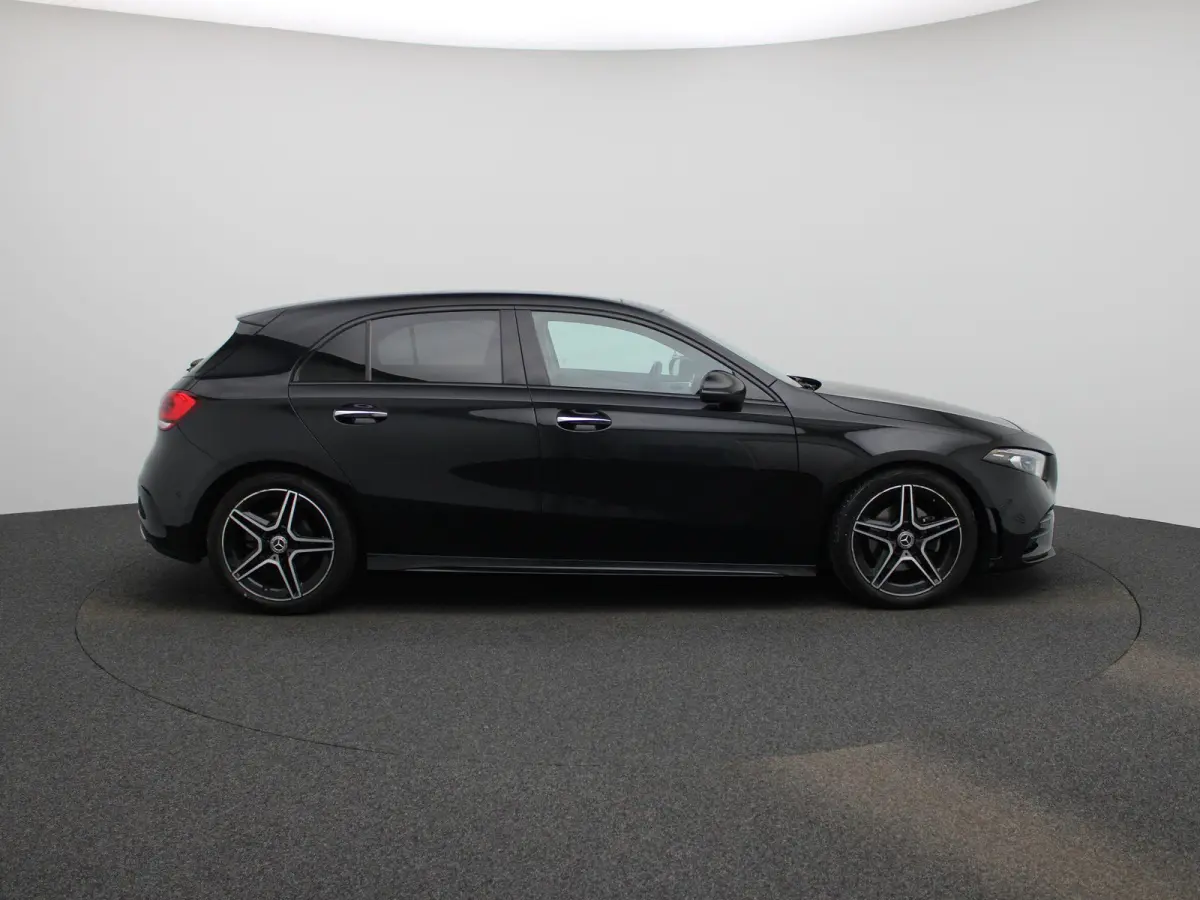 180 Aut. AMG Business Solution | Panoramadak | Sfeerverlichting | Memory | Carplay | Stoelverwarming | Led Verlichting | Camera |