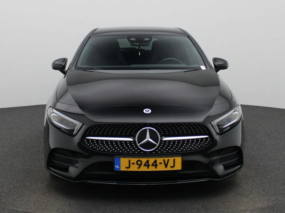 180 Aut. AMG Business Solution | Panoramadak | Sfeerverlichting | Memory | Carplay | Stoelverwarming | Led Verlichting | Camera |