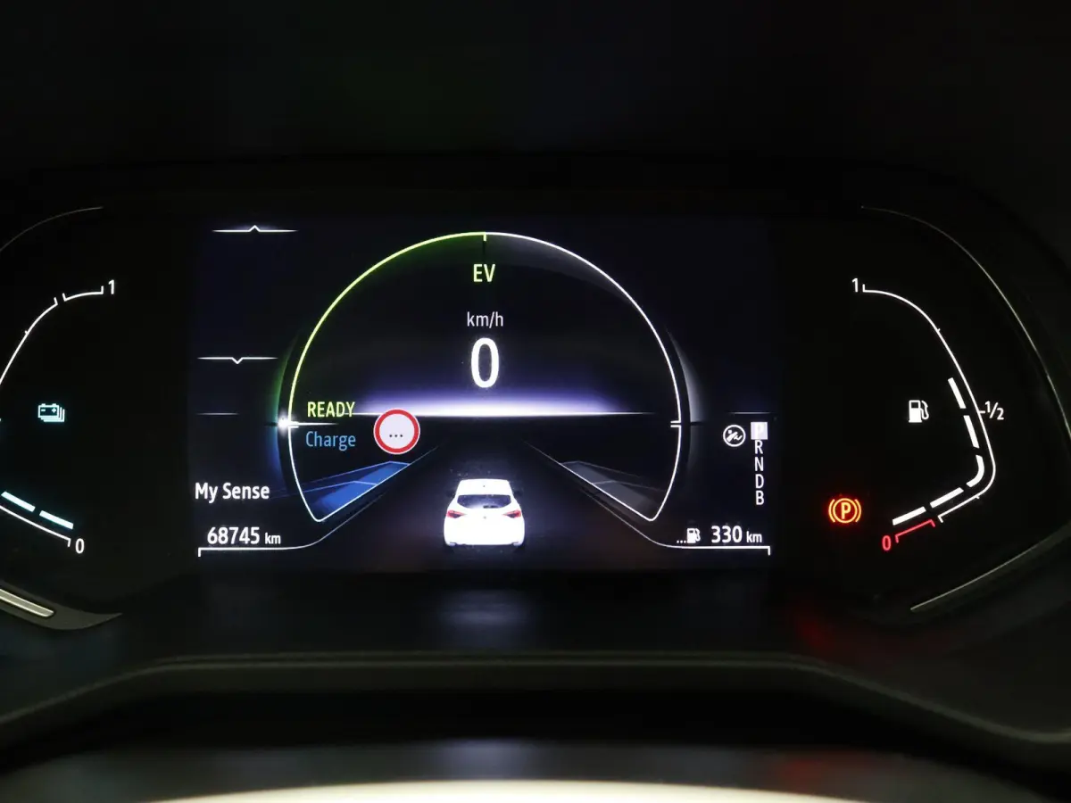 E-Tech Hybrid 140pk Initiale Paris | Stoel- en stuurwielverwarming | Lederen bekleding | Achteruitrijcamera | Apple Carplay / Android Auto |
