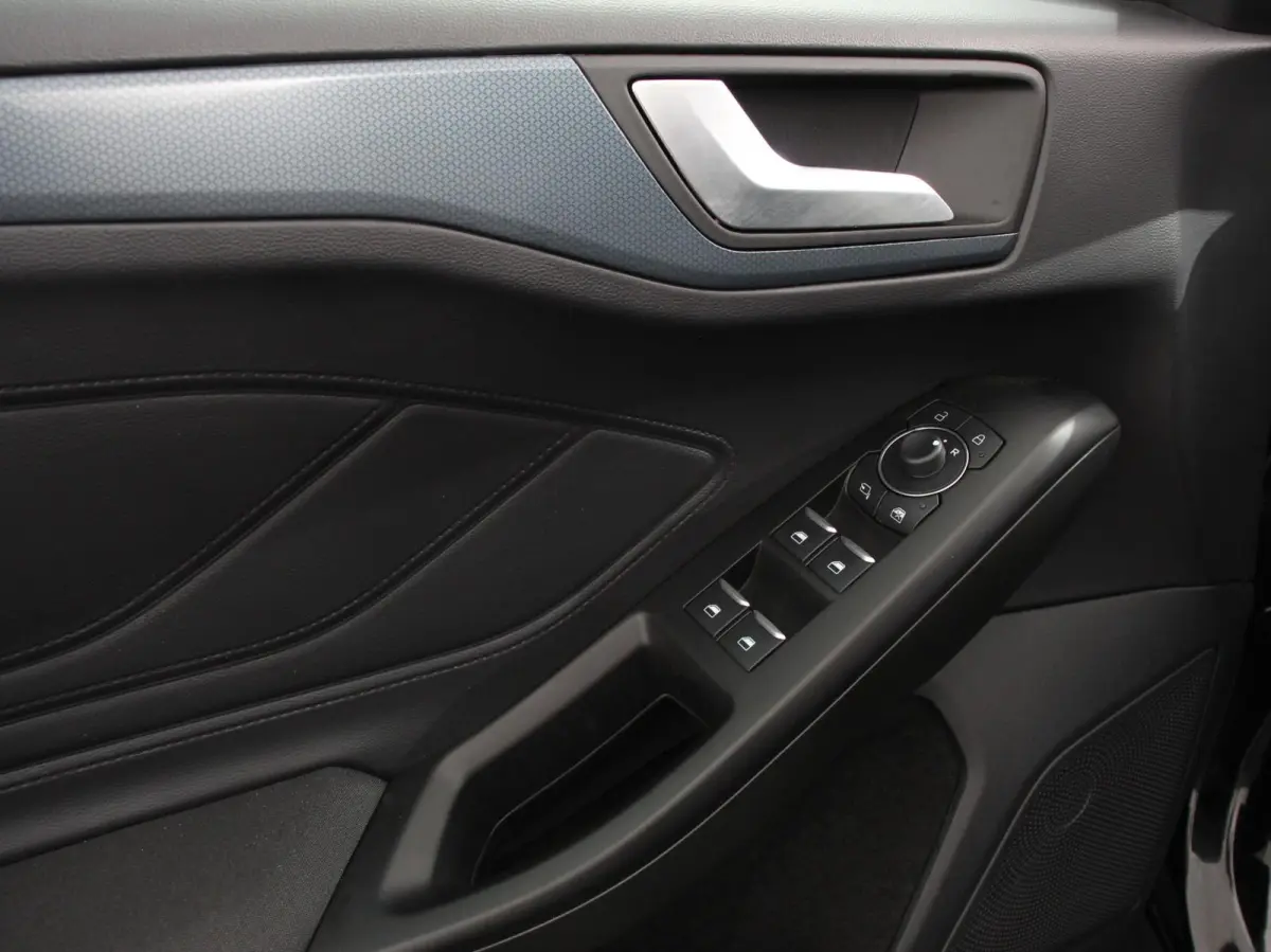 1.0 EcoBoost 155pk Automaat Hybrid Active X Navigatie Climate Control Camera Parkeer sensoren B&O Dab Led Lichtmetalen velgen Dab Led