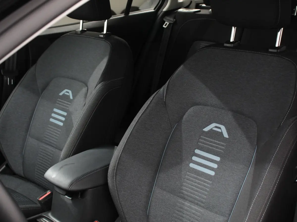1.0 EcoBoost 155pk Automaat Hybrid Active X Navigatie Climate Control Camera Parkeer sensoren B&O Dab Led Lichtmetalen velgen Dab Led