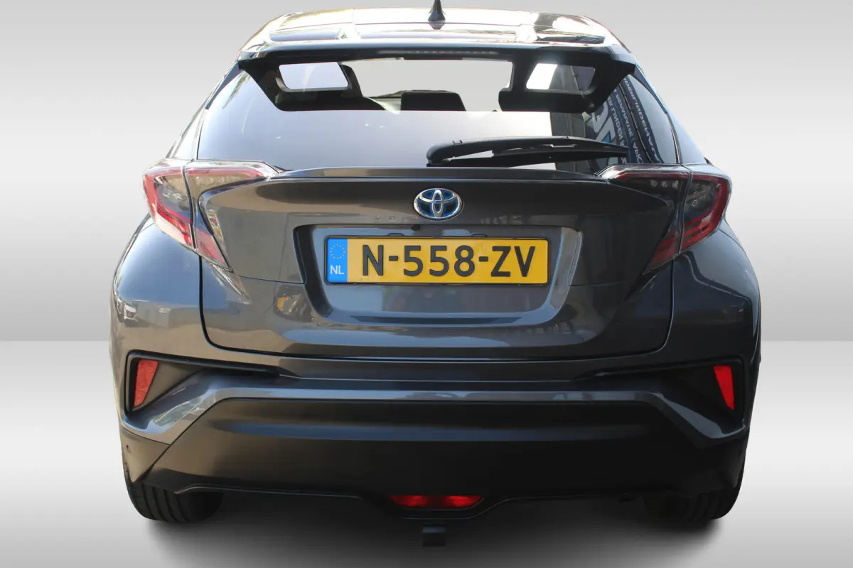 1.8 Hybrid Executive Trekhaak l Stoelverwaming l Dodehoekdetectie l Adaptief cruise control l Keyless entry l  Keyless start l airco automatisch l