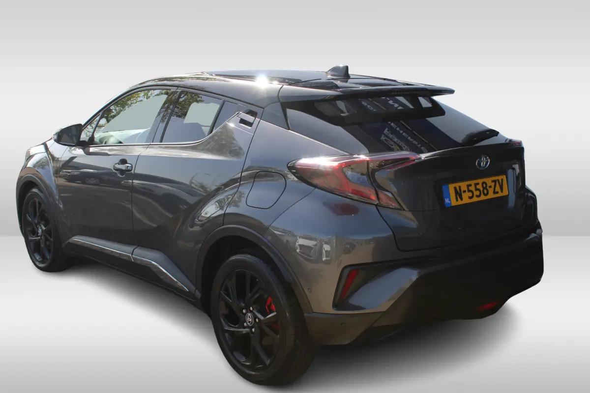 1.8 Hybrid Executive Trekhaak l Stoelverwaming l Dodehoekdetectie l Adaptief cruise control l Keyless entry l  Keyless start l airco automatisch l