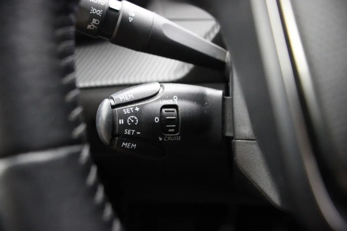 1.2 PureTech Active - Carplay, Navi, Cruise, Afn. Trekhaak