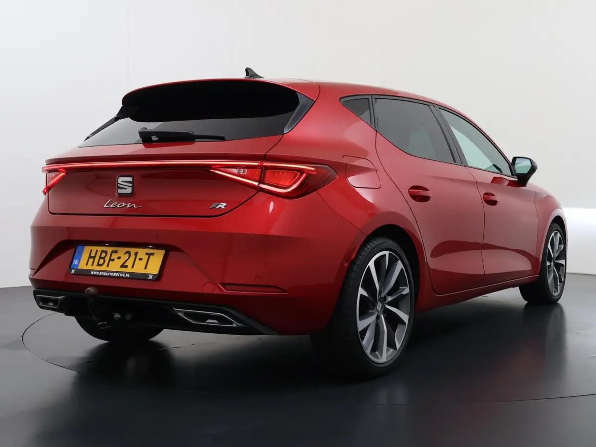 1.5 eTSI FR VAN:22.900,- VOOR:19.877,- UW HERFSTVOORDEEL:3.023,- 150PK | STOEL + STUURVERWARMING |ACHTERUIT RIJ CAMERA | KEYLESS | DODEHOEK | APPLECARPLAY\AINDROID AUTO | TREKHAAK | RIJKLAAR