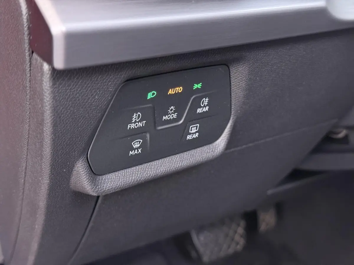 1.5 eTSI FR VAN:22.900,- VOOR:19.877,- UW HERFSTVOORDEEL:3.023,- 150PK | STOEL + STUURVERWARMING |ACHTERUIT RIJ CAMERA | KEYLESS | DODEHOEK | APPLECARPLAY\AINDROID AUTO | TREKHAAK | RIJKLAAR