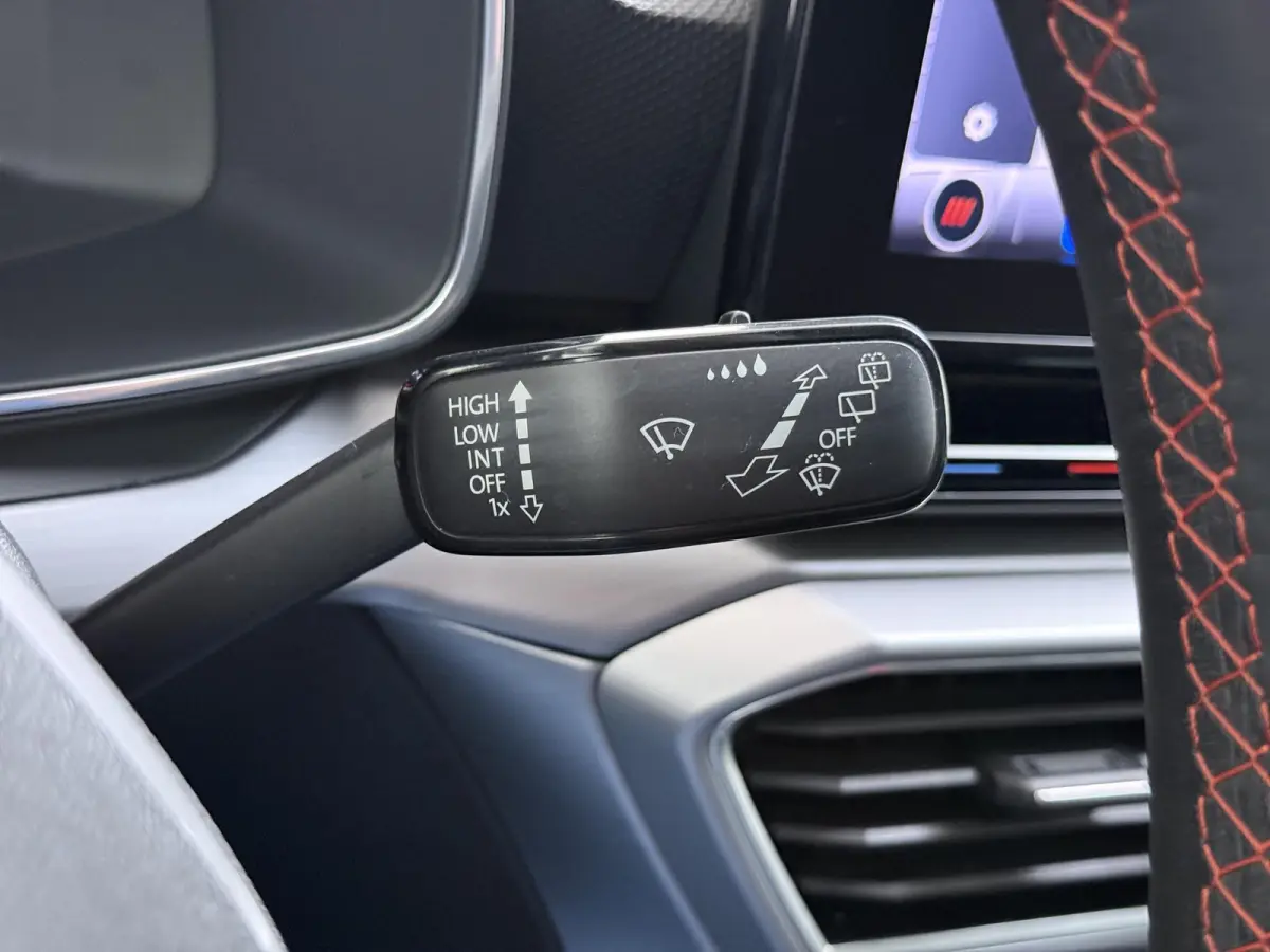 1.5 eTSI FR VAN:22.900,- VOOR:19.877,- UW HERFSTVOORDEEL:3.023,- 150PK | STOEL + STUURVERWARMING |ACHTERUIT RIJ CAMERA | KEYLESS | DODEHOEK | APPLECARPLAY\AINDROID AUTO | TREKHAAK | RIJKLAAR