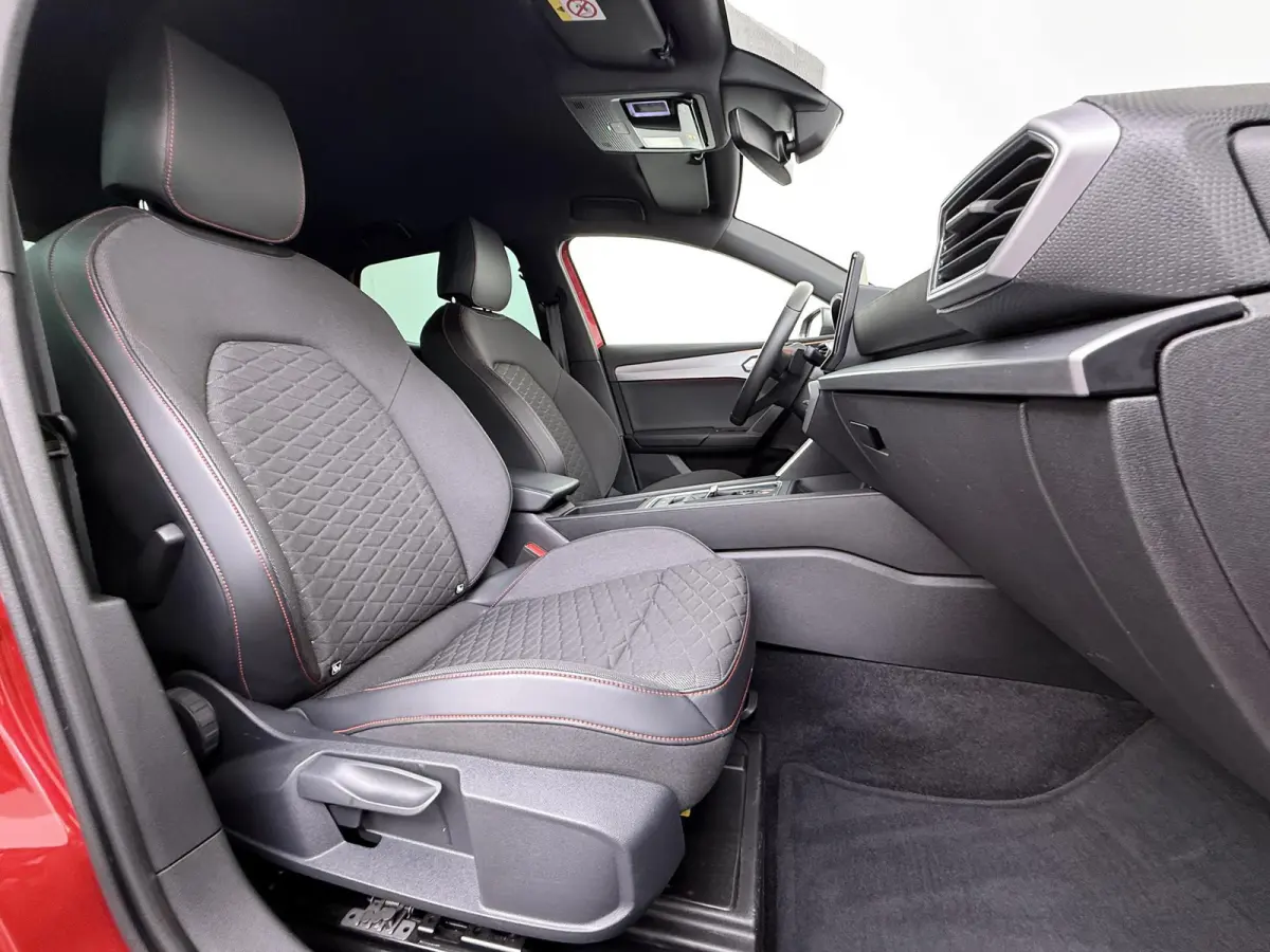 1.5 eTSI FR VAN:22.900,- VOOR:19.877,- UW HERFSTVOORDEEL:3.023,- 150PK | STOEL + STUURVERWARMING |ACHTERUIT RIJ CAMERA | KEYLESS | DODEHOEK | APPLECARPLAY\AINDROID AUTO | TREKHAAK | RIJKLAAR