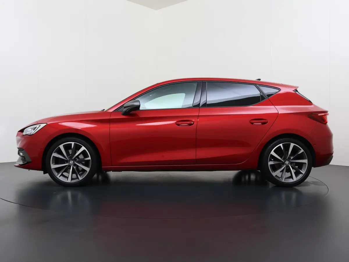 1.5 eTSI FR VAN:22.900,- VOOR:19.877,- UW HERFSTVOORDEEL:3.023,- 150PK | STOEL + STUURVERWARMING |ACHTERUIT RIJ CAMERA | KEYLESS | DODEHOEK | APPLECARPLAY\AINDROID AUTO | TREKHAAK | RIJKLAAR
