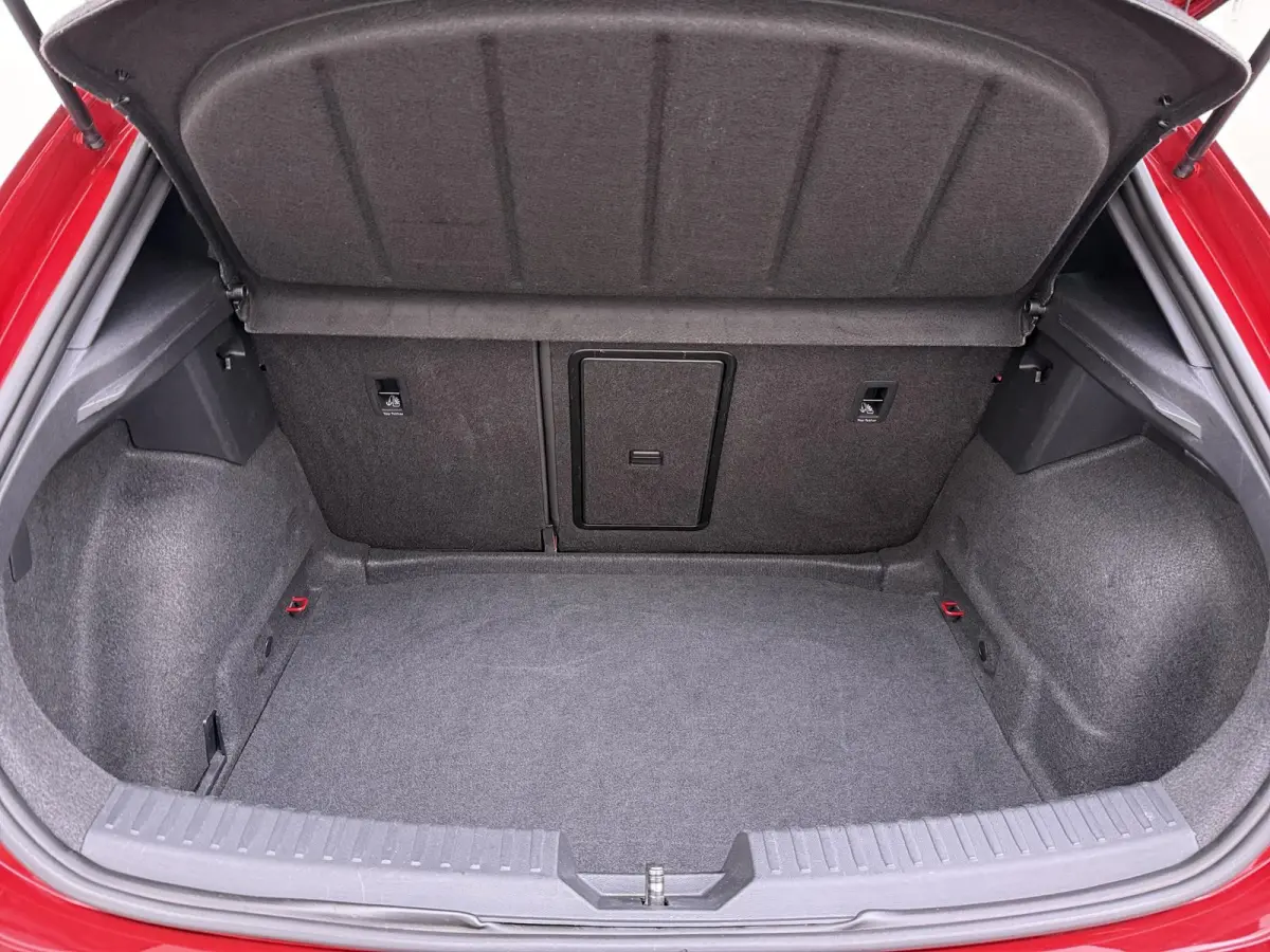 1.5 eTSI FR VAN:22.900,- VOOR:19.877,- UW HERFSTVOORDEEL:3.023,- 150PK | STOEL + STUURVERWARMING |ACHTERUIT RIJ CAMERA | KEYLESS | DODEHOEK | APPLECARPLAY\AINDROID AUTO | TREKHAAK | RIJKLAAR