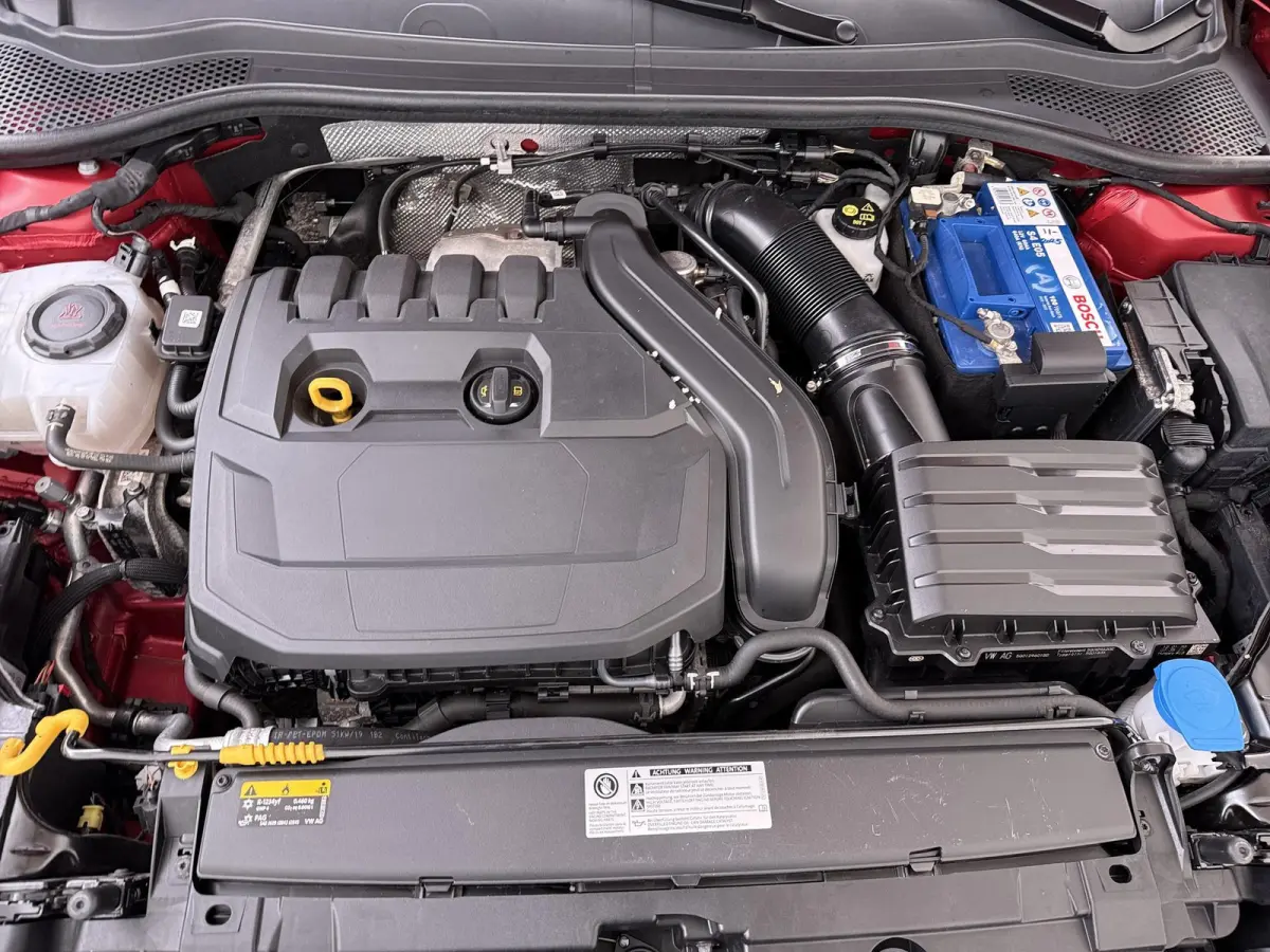 1.5 eTSI FR VAN:22.900,- VOOR:19.877,- UW HERFSTVOORDEEL:3.023,- 150PK | STOEL + STUURVERWARMING |ACHTERUIT RIJ CAMERA | KEYLESS | DODEHOEK | APPLECARPLAY\AINDROID AUTO | TREKHAAK | RIJKLAAR