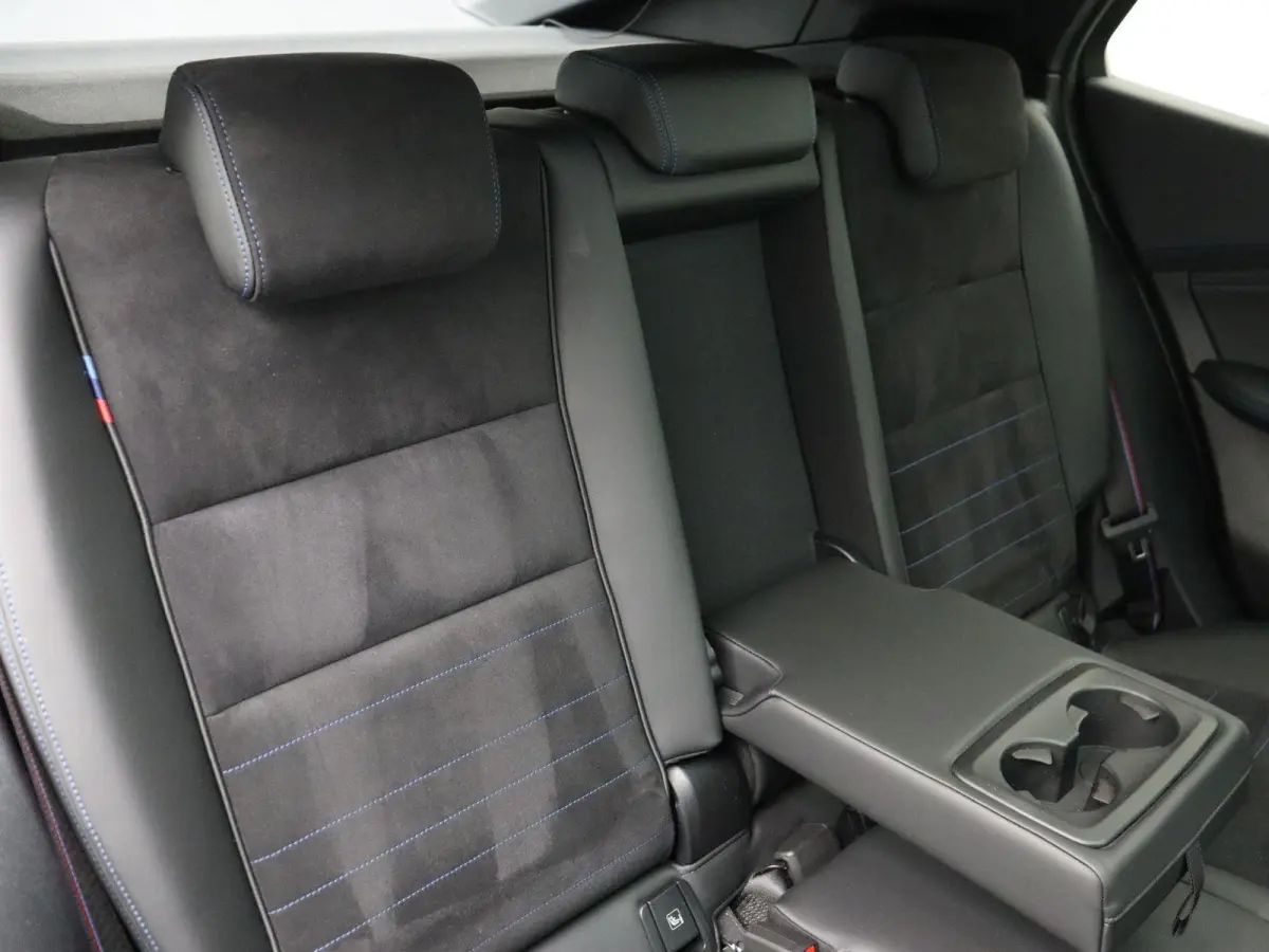 sDrive20i M Sportpakket Pro | Innovation Pack | Comfort Pack | M Adaptief onderstel | Panoramadak | Parking Assistant Plus | Harman Kardon | Elektrisch verwarmde voorstoelen | 20''