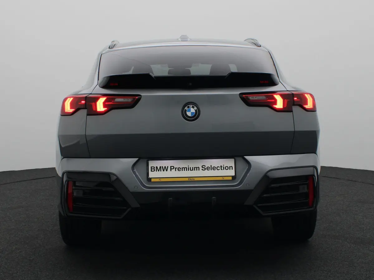 sDrive20i M Sportpakket Pro | Innovation Pack | Comfort Pack | M Adaptief onderstel | Panoramadak | Parking Assistant Plus | Harman Kardon | Elektrisch verwarmde voorstoelen | 20''