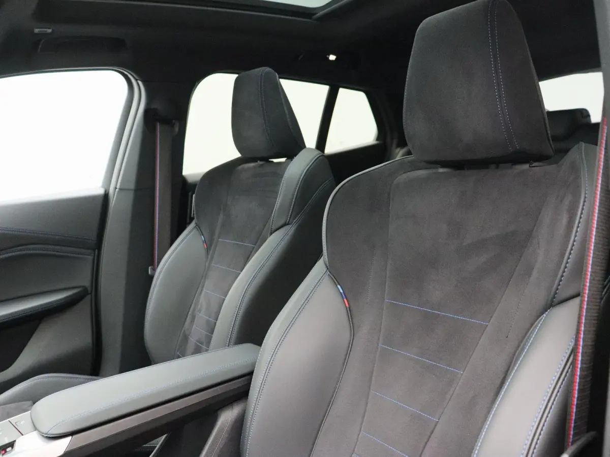 sDrive20i M Sportpakket Pro | Innovation Pack | Comfort Pack | M Adaptief onderstel | Panoramadak | Parking Assistant Plus | Harman Kardon | Elektrisch verwarmde voorstoelen | 20''