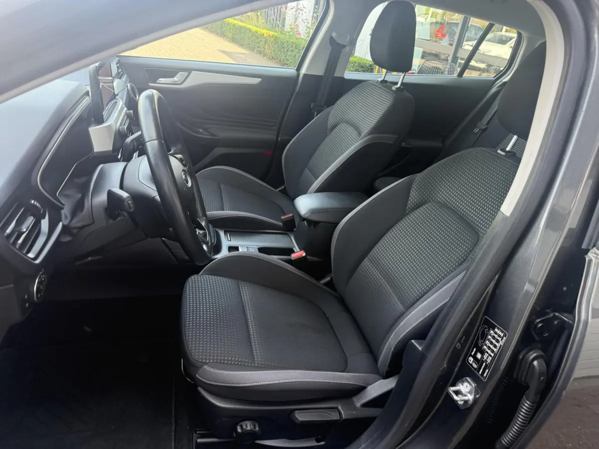 1.0 EcoBoost Hybrid Trend CARPLAY/TH *ALL-IN PRIJS*