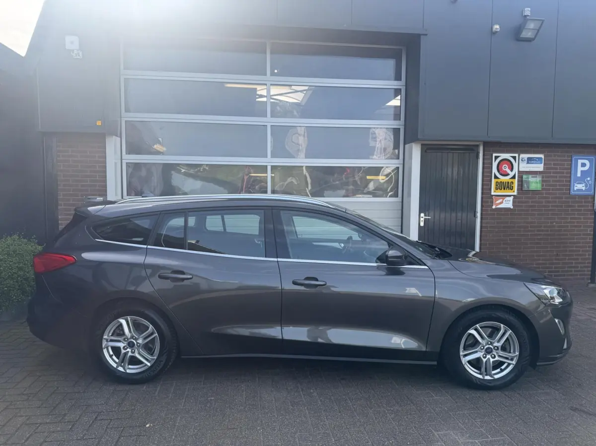 1.0 EcoBoost Hybrid Trend CARPLAY/TH *ALL-IN PRIJS*