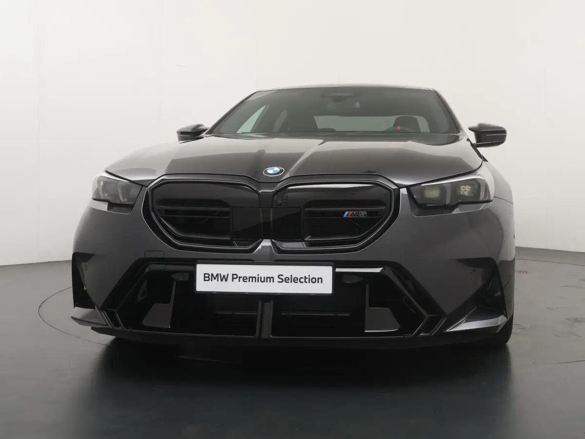 M5 | M Drivers Pack | Driving Assistant Professional | Comfort Pack | Parking Assistant Professional |