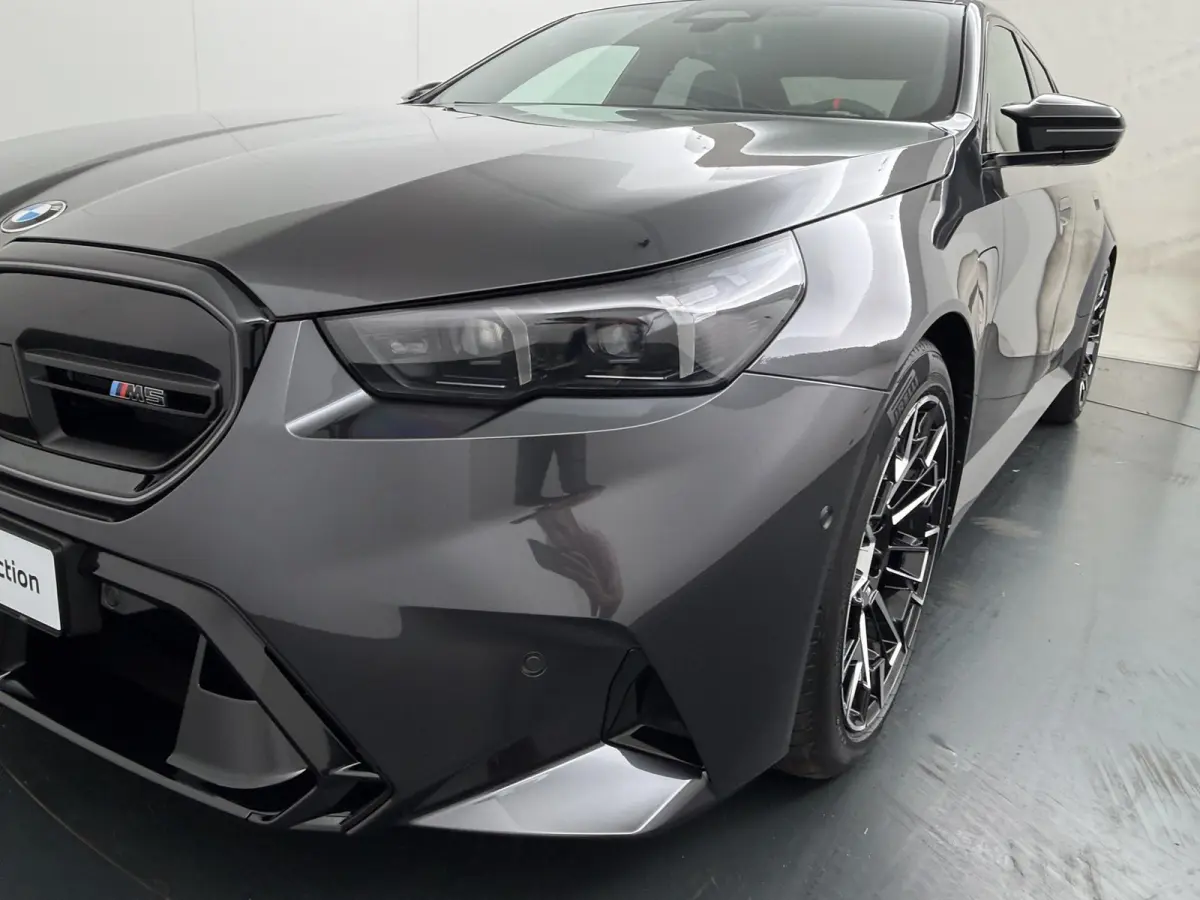 M5 | M Drivers Pack | Driving Assistant Professional | Comfort Pack | Parking Assistant Professional |