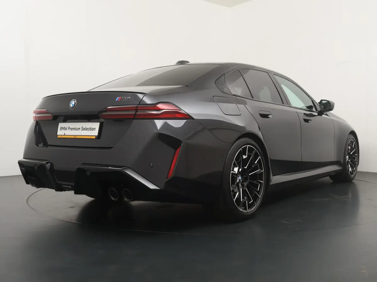 M5 | M Drivers Pack | Driving Assistant Professional | Comfort Pack | Parking Assistant Professional |