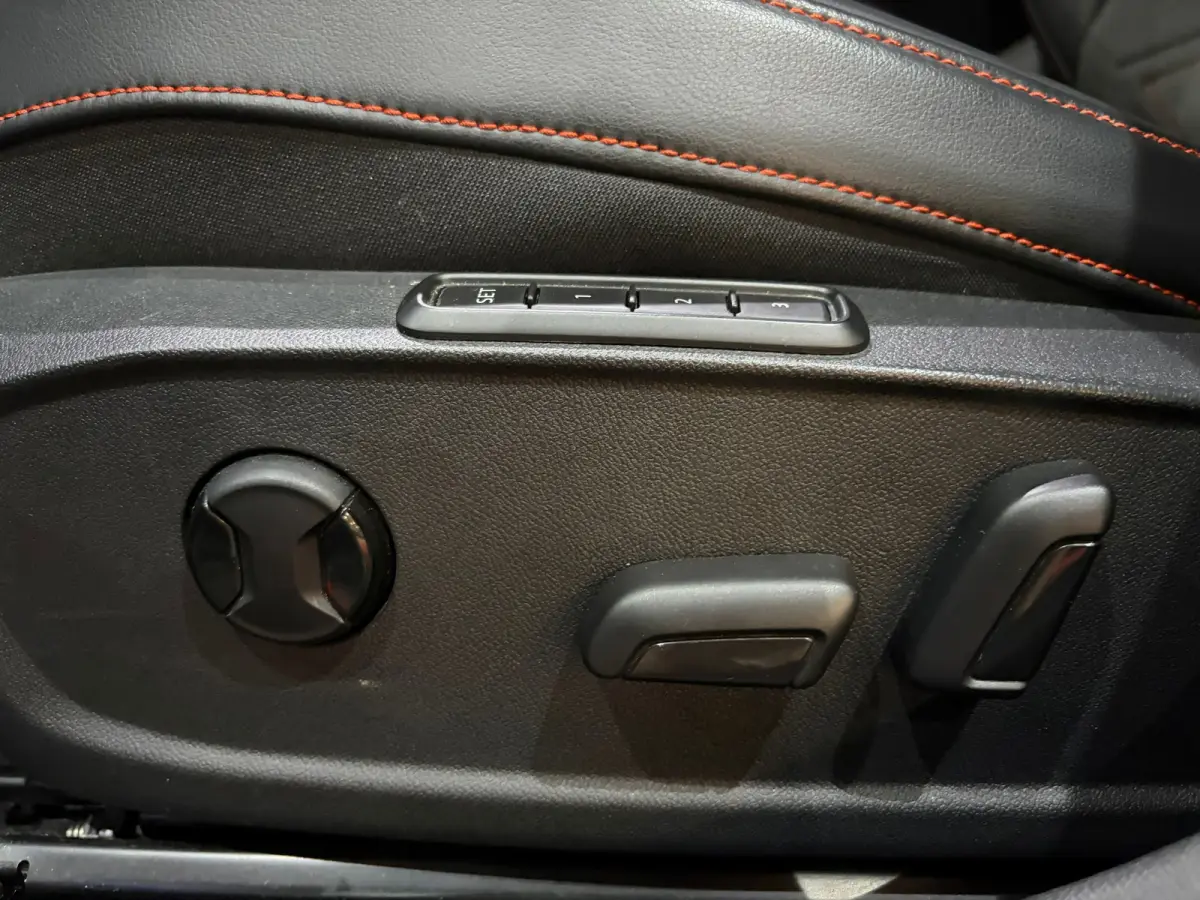 1.4 TSI eHybrid PHEV FR Business Intense Pano Camera Memory Seats