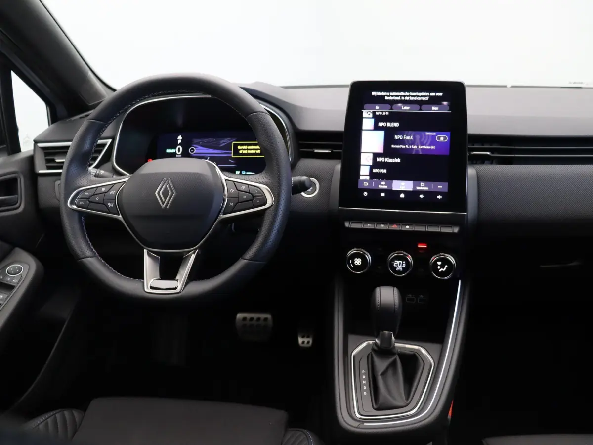 E-Tech Full Hybrid 145pk esprit Alpine | Adaptive cruise control | Climate control | Sportstoelen | Apple carplay / Android auto | Achteruitrijcamera |