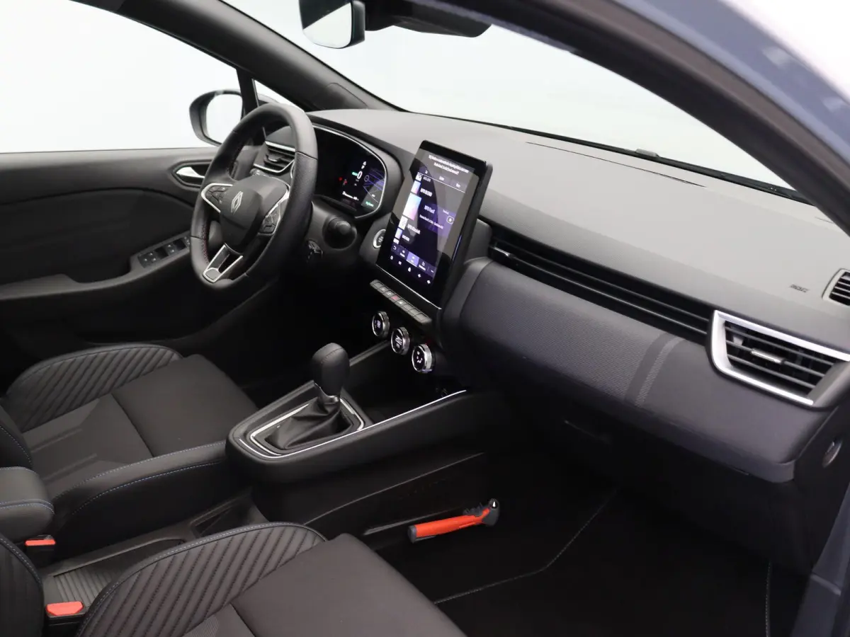 E-Tech Full Hybrid 145pk esprit Alpine | Adaptive cruise control | Climate control | Sportstoelen | Apple carplay / Android auto | Achteruitrijcamera |