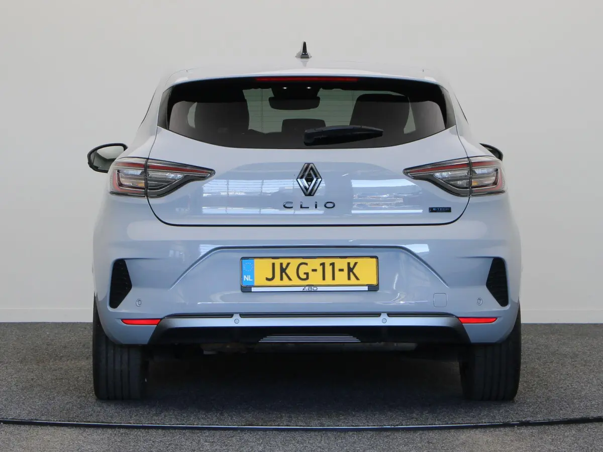 E-Tech Full Hybrid 145pk esprit Alpine | Adaptive cruise control | Climate control | Sportstoelen | Apple carplay / Android auto | Achteruitrijcamera |
