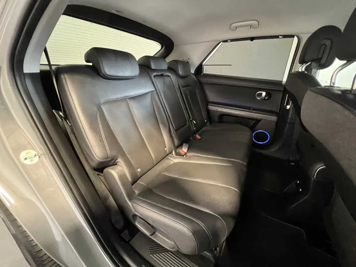 Connect+ 73kWh Afn. Trekhaak | Navigatie/Android/Apple Carplay | LM Velgen 19" | Voorstoelen Verwarmd | Cruise Control Adaptief | Lederen Bekleding | Warmtepomp | Airco |