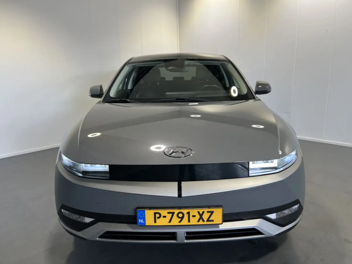 Connect+ 73kWh Afn. Trekhaak | Navigatie/Android/Apple Carplay | LM Velgen 19" | Voorstoelen Verwarmd | Cruise Control Adaptief | Lederen Bekleding | Warmtepomp | Airco |